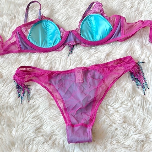 Rare Victoria’s Secret Lingerie Set - Picture 3 of 7